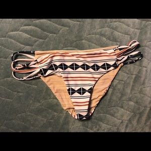 Acacia Swim Bottoms Size L